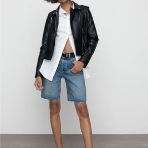 Zara Mid Rise Denim Shorts, size 26